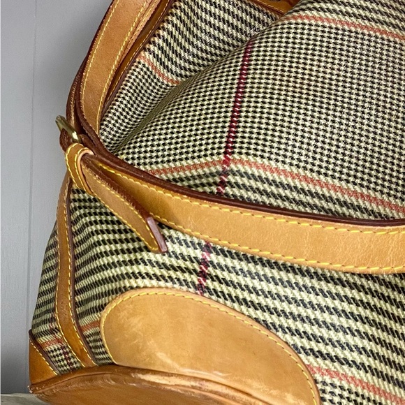 Hunting World Plaid Bucket Bag - Picture 8 of 13